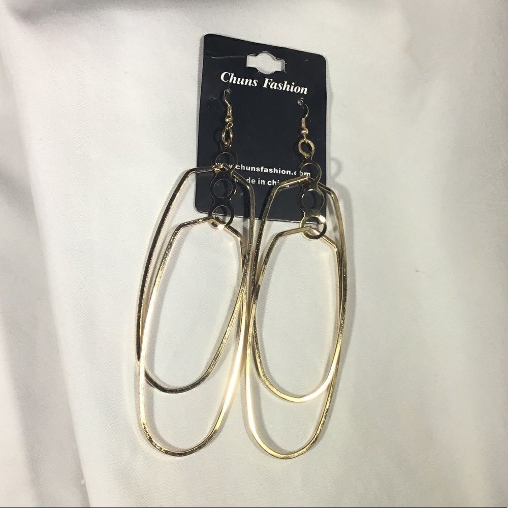 Gold Tone Fashion Earrings (UC3)